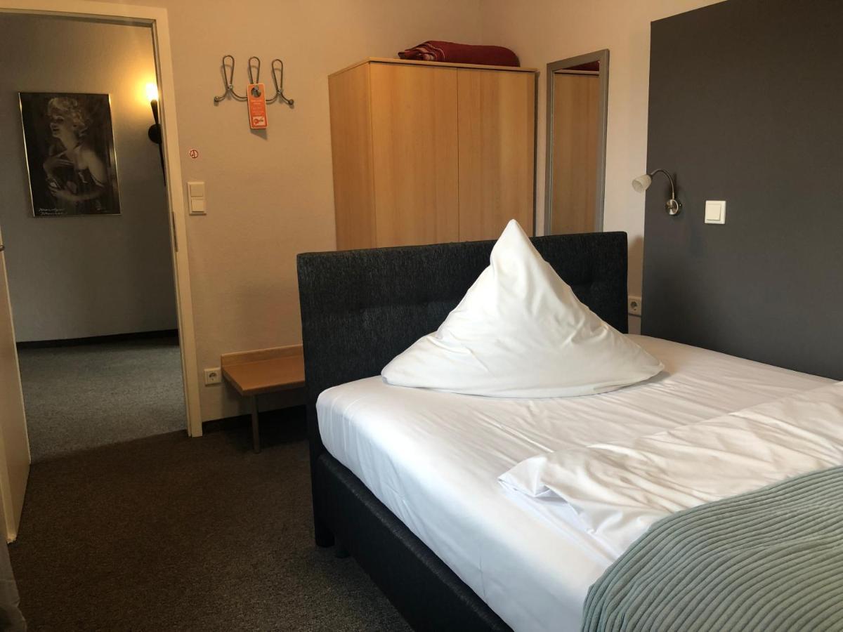 Hotel Kastanienbaum Herzogenaurach Exteriör bild