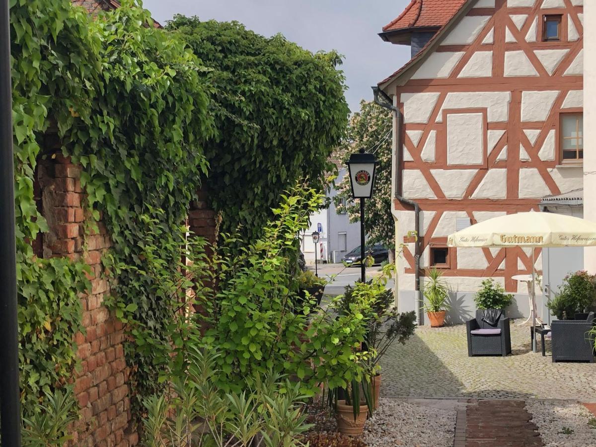 Hotel Kastanienbaum Herzogenaurach Exteriör bild