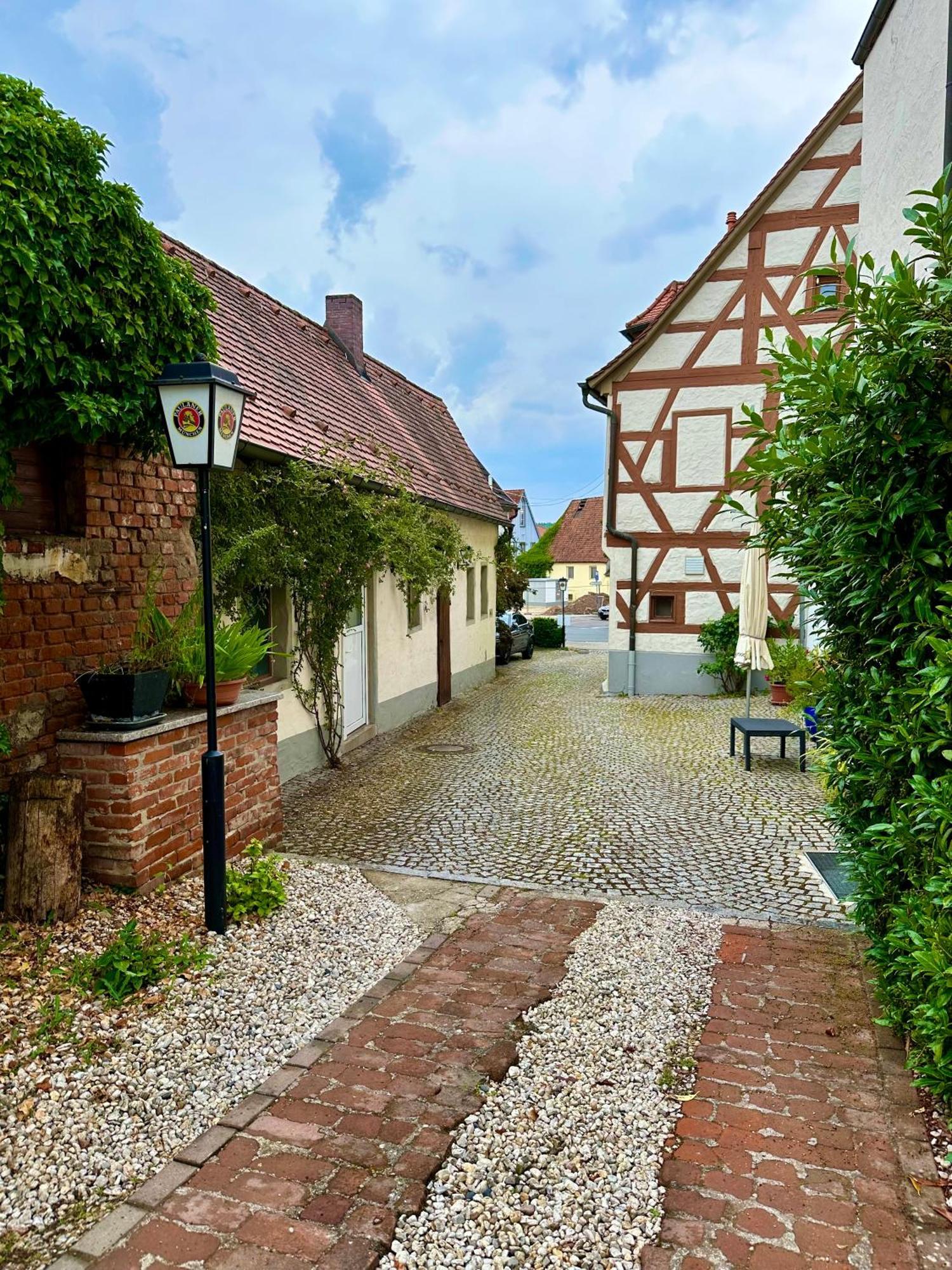 Hotel Kastanienbaum Herzogenaurach Exteriör bild
